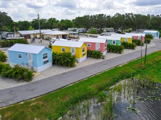 tiny houses for sale, by Vacavia